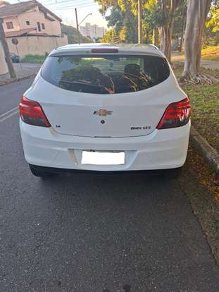 CHEVROLET-ONIX-2015