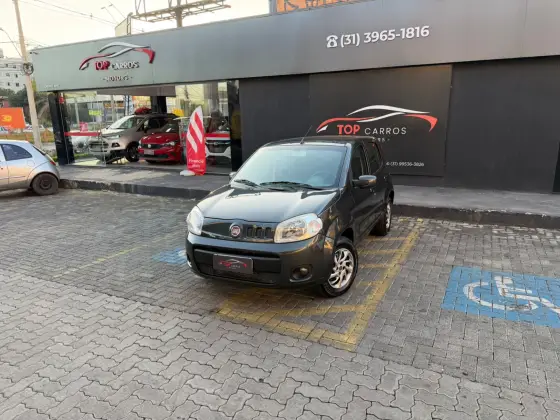 FIAT UNO 1.0 VIVACE 8V FLEX 4P MANUAL FIAT UNO 1.0 VIVACE 8V FLEX 4P MANUAL