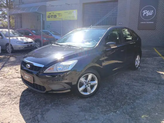FORD FOCUS 2.0 GLX 16V GASOLINA 4P MANUAL FORD FOCUS 2.0 GLX 16V GASOLINA 4P MANUAL