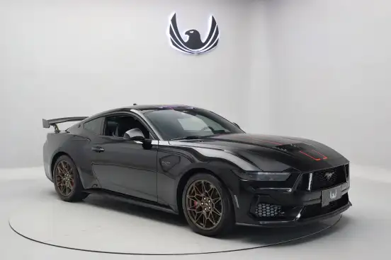 FORD-MUSTANG-2025