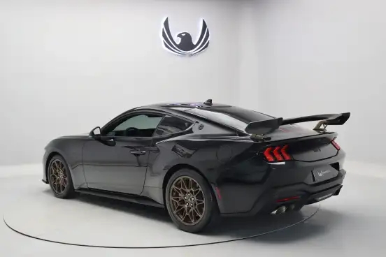 FORD-MUSTANG-2025