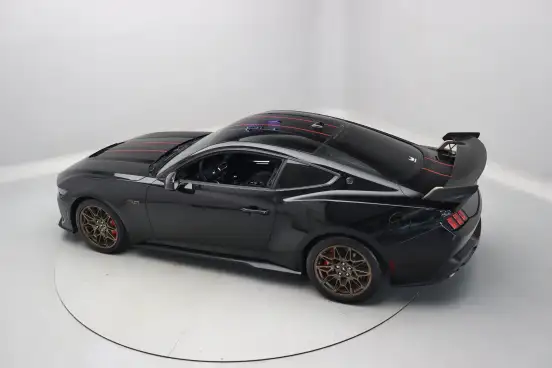 FORD-MUSTANG-2025