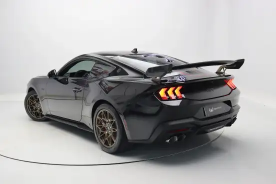 FORD-MUSTANG-2025