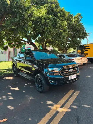 FORD RANGER 2.2 BLACK 4X2 CD 16V DIESEL 4P AUTOMÁTICO