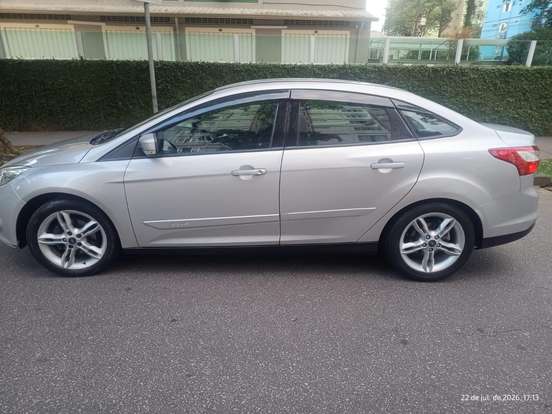 FORD-FOCUS-2013