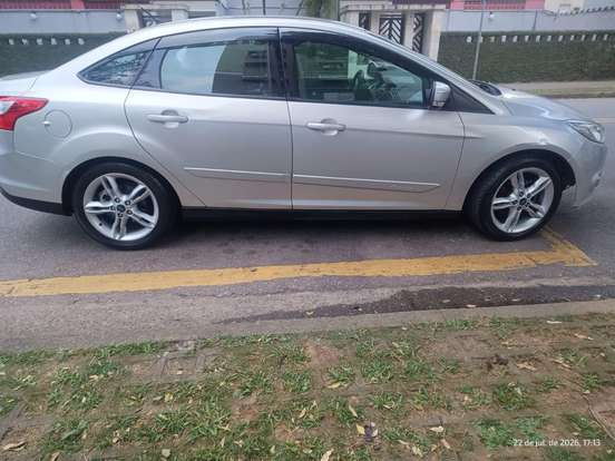 FORD-FOCUS-2013
