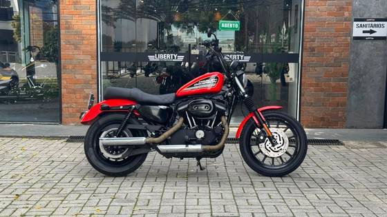 HARLEY-DAVIDSON SPORTSTER XL 883 R 