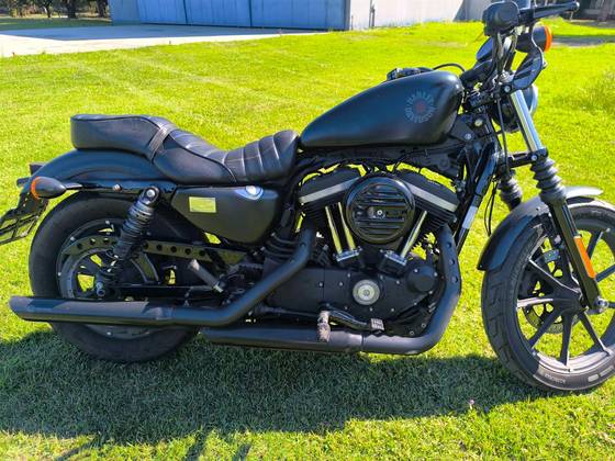 HARLEY-DAVIDSON SPORTSTER IRON 883 