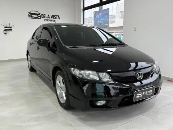 HONDA CIVIC 1.8 LXS 16V FLEX 4P AUTOMÁTICO HONDA CIVIC 1.8 LXS 16V FLEX 4P AUTOMÁTICO
