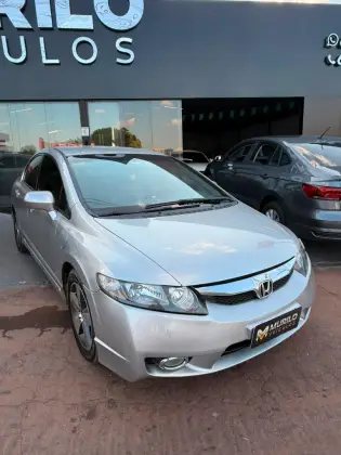 HONDA CIVIC 1.8 LXS 16V FLEX 4P AUTOMÁTICO HONDA CIVIC 1.8 LXS 16V FLEX 4P AUTOMÁTICO