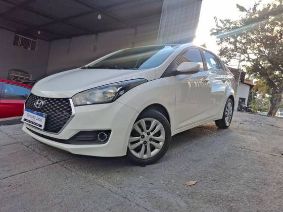 HYUNDAI HB20S 1.6 COMFORT PLUS 16V FLEX 4P AUTOMÁTICO
