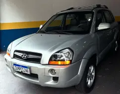 HYUNDAI TUCSON 2.0 MPFI GLS 16V 143CV 2WD FLEX 4P AUTOMÁTICO HYUNDAI TUCSON 2.0 MPFI GLS 16V 143CV 2WD FLEX 4P AUTOMÁTICO