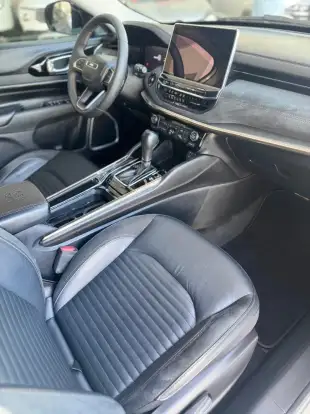 JEEP-COMMANDER-2023