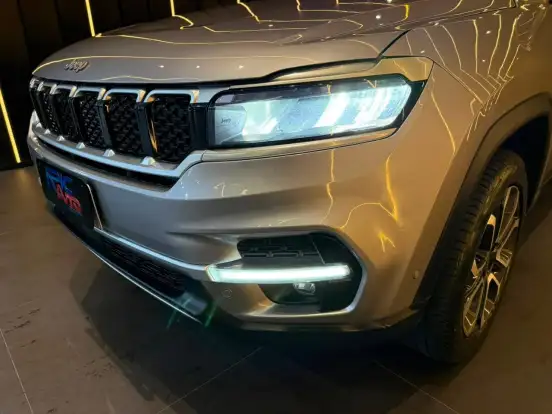 JEEP-COMMANDER-2024