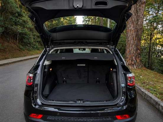 JEEP-COMPASS-2.0 16V DIESEL LIMITED 4X4 AUTOMÁTICO JEEP-COMPASS-2020