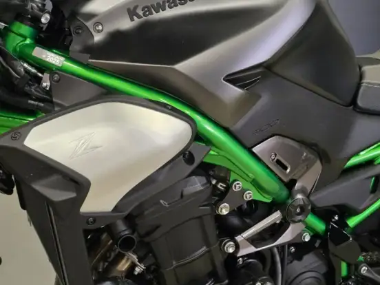 KAWASAKI-Z900 R EDITION KAWASAKI-Z900 R EDITION-2025