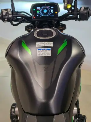 KAWASAKI-Z900 R EDITION-2025