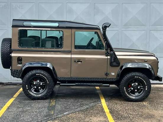 LAND ROVER-DEFENDER-2.5 90 CSW 4X4 TURBO INTERCOOLER DIESEL 2P MANUAL LAND ROVER-DEFENDER-2001