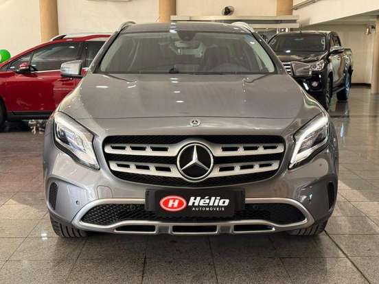 MERCEDES-BENZ-GLA 200-2018