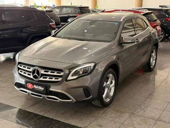 MERCEDES-BENZ-GLA 200-2018