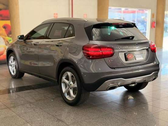 MERCEDES-BENZ-GLA 200-2018