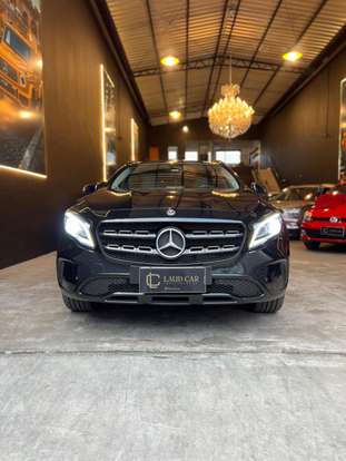 MERCEDES-BENZ-GLA 200-2018