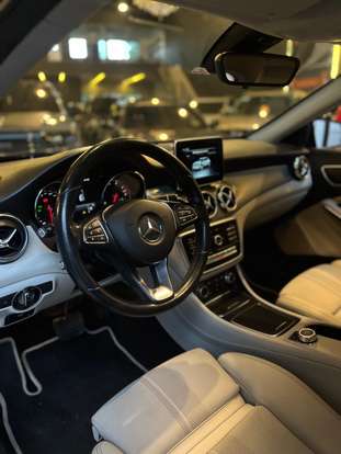 MERCEDES-BENZ-GLA 200-2018