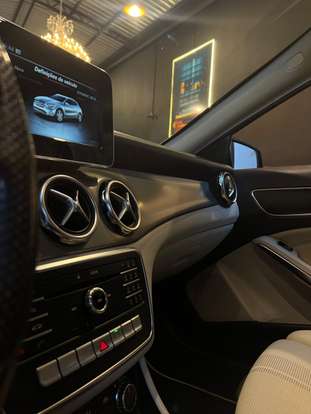 MERCEDES-BENZ-GLA 200-2018