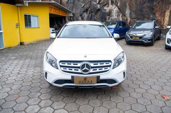 MERCEDES-BENZ-GLA 200-2018
