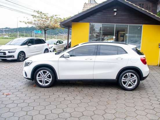 MERCEDES-BENZ-GLA 200-1.6 CGI FLEX STYLE 7G-DCT MERCEDES-BENZ-GLA 200-2018
