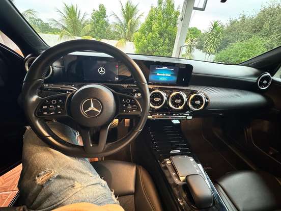 MERCEDES-BENZ-200-1970