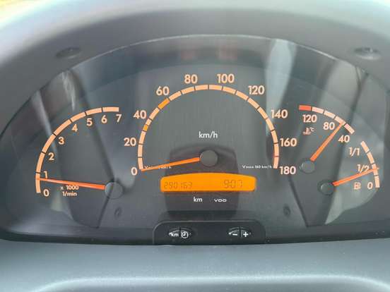 MERCEDES-BENZ-SPRINTER-2011