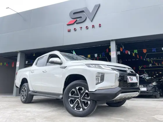 MITSUBISHI L200 TRITON 2.4 16V TURBO DIESEL SPORT HPE-S CD 4P 4X4 AUTOMÁTICO MITSUBISHI L200 TRITON 2.4 16V TURBO DIESEL SPORT HPE-S CD 4P 4X4 AUTOMÁTICO