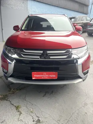 MITSUBISHI OUTLANDER 2.2 4X4 16V DIESEL 4P AUTOMÁTICO MITSUBISHI OUTLANDER 2.2 4X4 16V DIESEL 4P AUTOMÁTICO
