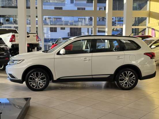 MITSUBISHI-OUTLANDER-2015