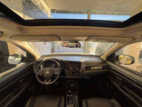 MITSUBISHI-OUTLANDER-2015
