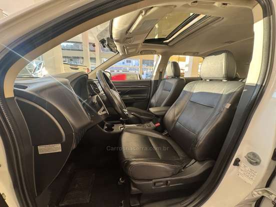 MITSUBISHI-OUTLANDER-2015