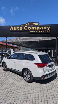 MITSUBISHI-OUTLANDER-2021