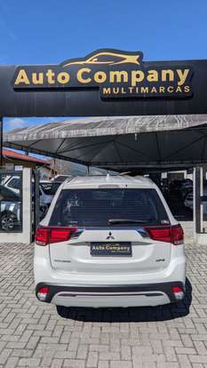 MITSUBISHI-OUTLANDER-2021