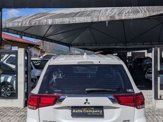 MITSUBISHI-OUTLANDER-2.0 MIVEC GASOLINA HPE AUTOMÁTICO MITSUBISHI-OUTLANDER-2021