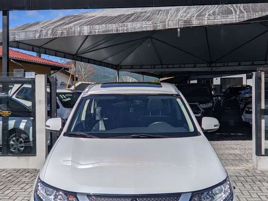 MITSUBISHI-OUTLANDER-2.0 MIVEC GASOLINA HPE AUTOMÁTICO MITSUBISHI-OUTLANDER-2021
