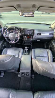 MITSUBISHI-OUTLANDER-2021