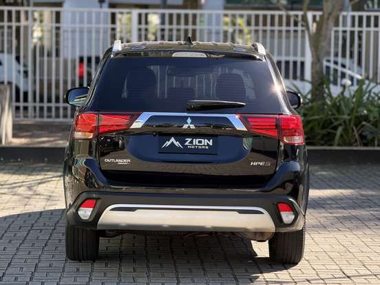 MITSUBISHI-OUTLANDER-2018