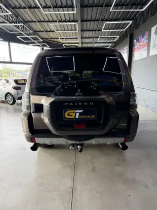 MITSUBISHI-PAJERO-3.2 HPE 4X4 7 LUGARES 16V TURBO INTERCOOLER DIESEL 4P AUTOMÁTICO MITSUBISHI-PAJERO-2015