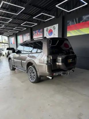 MITSUBISHI-PAJERO-3.2 HPE 4X4 7 LUGARES 16V TURBO INTERCOOLER DIESEL 4P AUTOMÁTICO MITSUBISHI-PAJERO-2015