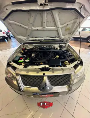 MITSUBISHI-PAJERO TR4-2011