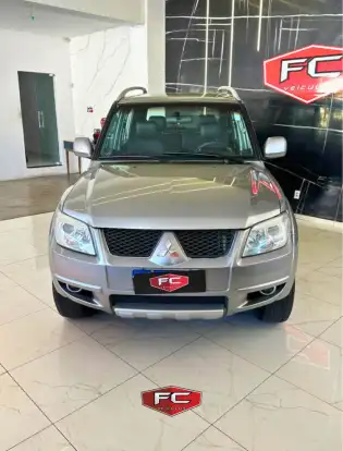 MITSUBISHI-PAJERO TR4-2.0 4X4 16V 140CV FLEX 4P AUTOMÁTICO MITSUBISHI-PAJERO TR4-2011