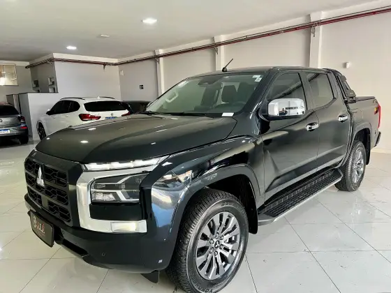 MITSUBISHI TRITON 2.4 BITURBO DIESEL CD HPE-S 4X4 AUTOMÁTICO MITSUBISHI TRITON 2.4 BITURBO DIESEL CD HPE-S 4X4 AUTOMÁTICO