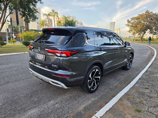 MITSUBISHI-OUTLANDER-2.4 PHEV SIGNATURE S-AWC DHT MITSUBISHI-OUTLANDER-2025