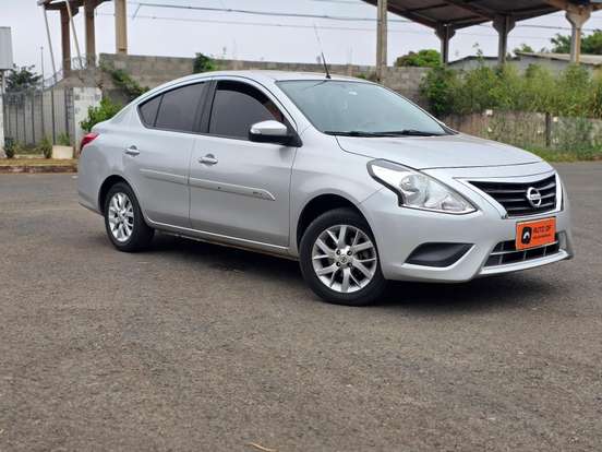 NISSAN-VERSA-2019